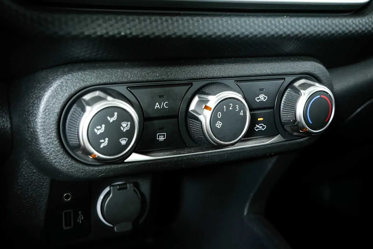 2024 NISSAN KICKS S thumbnail 15