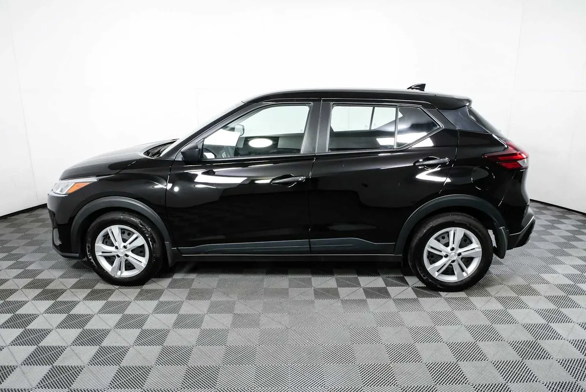 2024 NISSAN KICKS S thumbnail 28