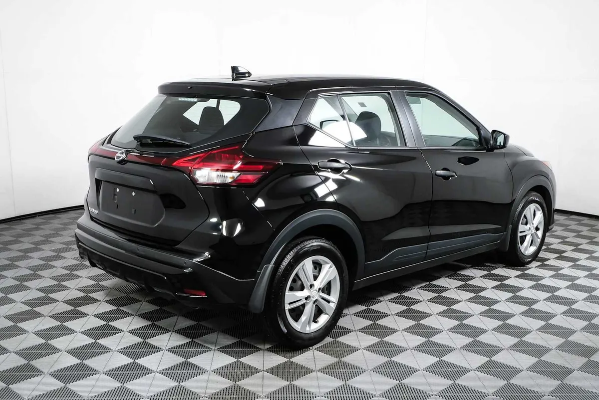 2024 NISSAN KICKS S thumbnail 3